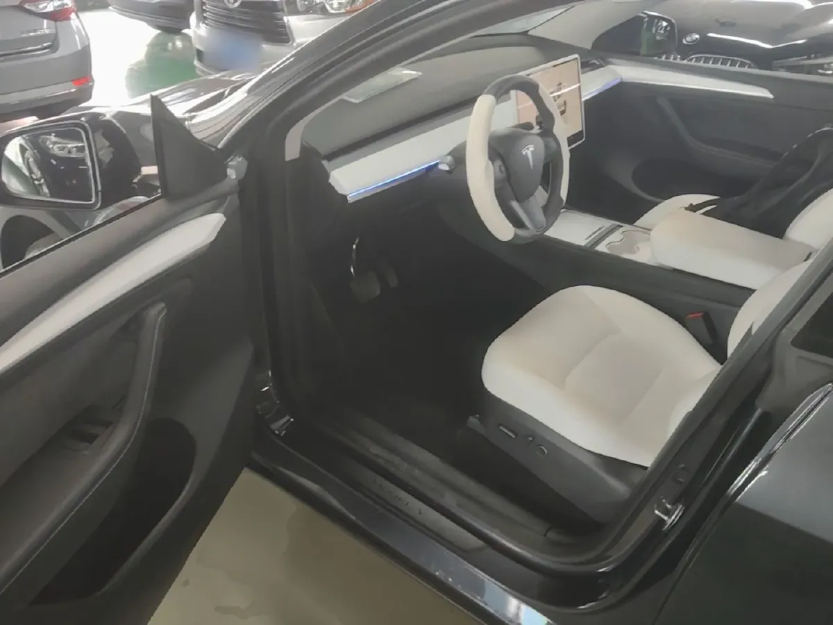 2024 Tesla Model Y BEV 60KWH,autocango,china used car exporter,china ev exporter,chinese used car exporter,chinese used ev exporter