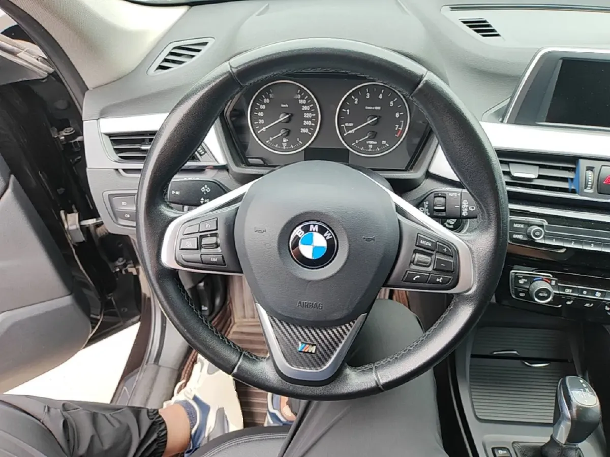 2016 BMW X1 1.5T 136HP L3 6AT,autocango,china used car exporter,china ev exporter,chinese used car exporter,chinese used ev exporter