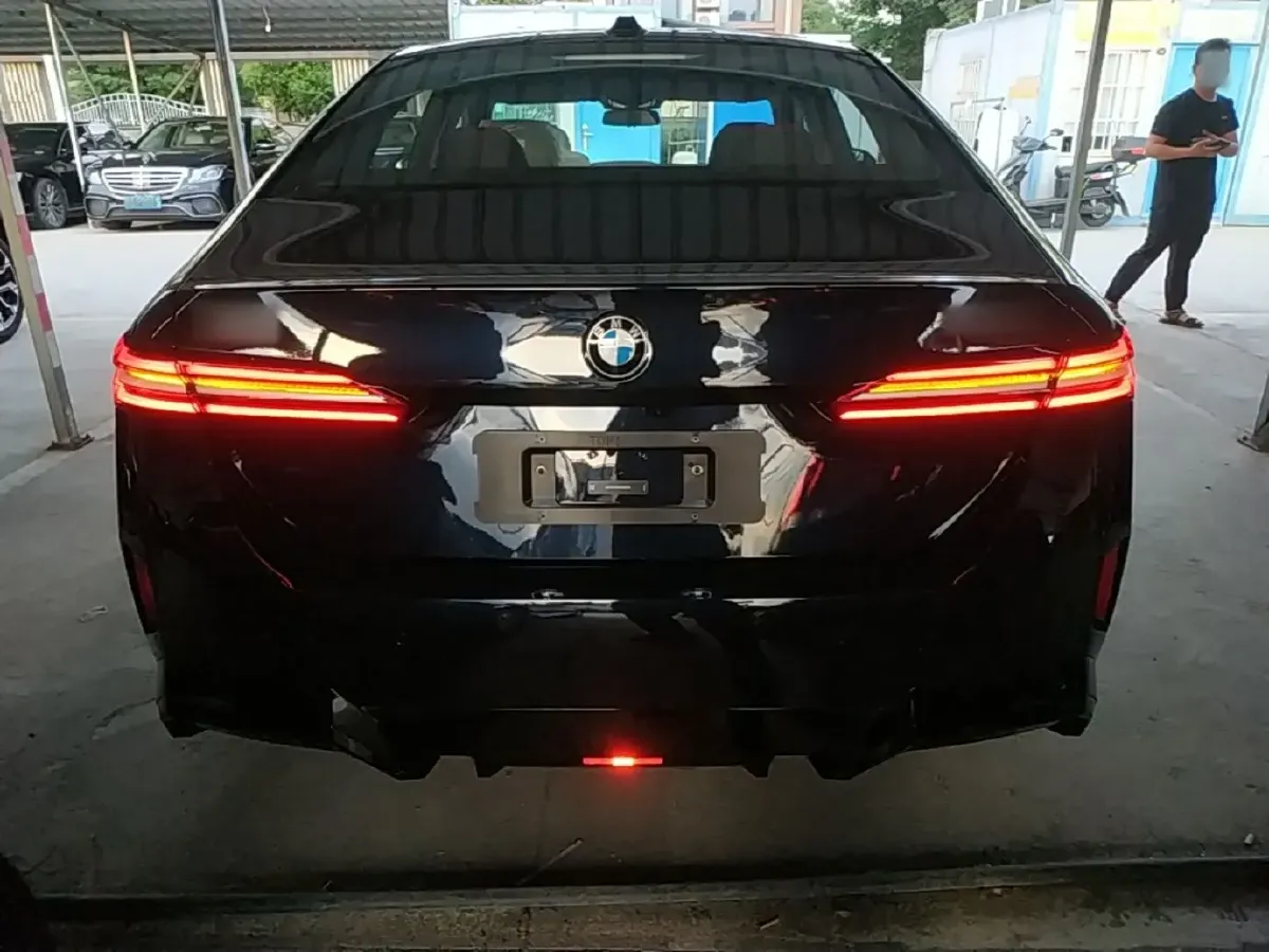 2026 BMW 5 Series 2.0T 258HP L4 8AT,autocango,china used car exporter,china ev exporter,chinese used car exporter,chinese used ev exporter