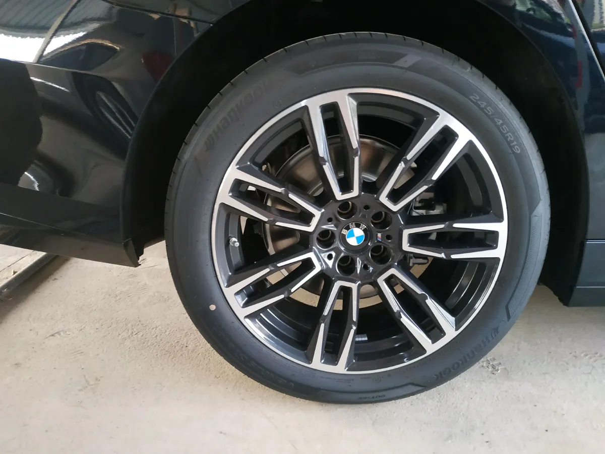 2026 BMW 5 Series 2.0T 258HP L4 8AT,autocango,china used car exporter,china ev exporter,chinese used car exporter,chinese used ev exporter