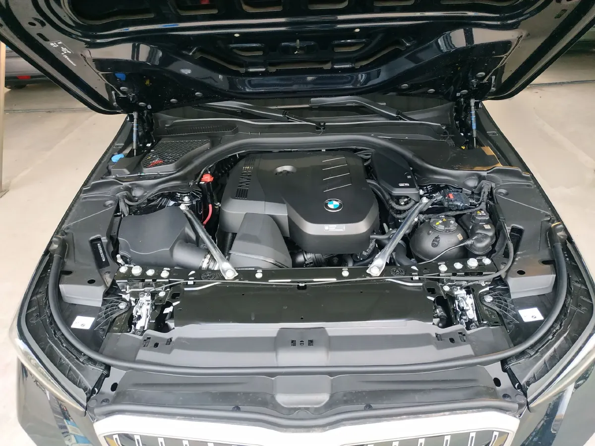 2026 BMW 5 Series 2.0T 258HP L4 8AT,autocango,china used car exporter,china ev exporter,chinese used car exporter,chinese used ev exporter