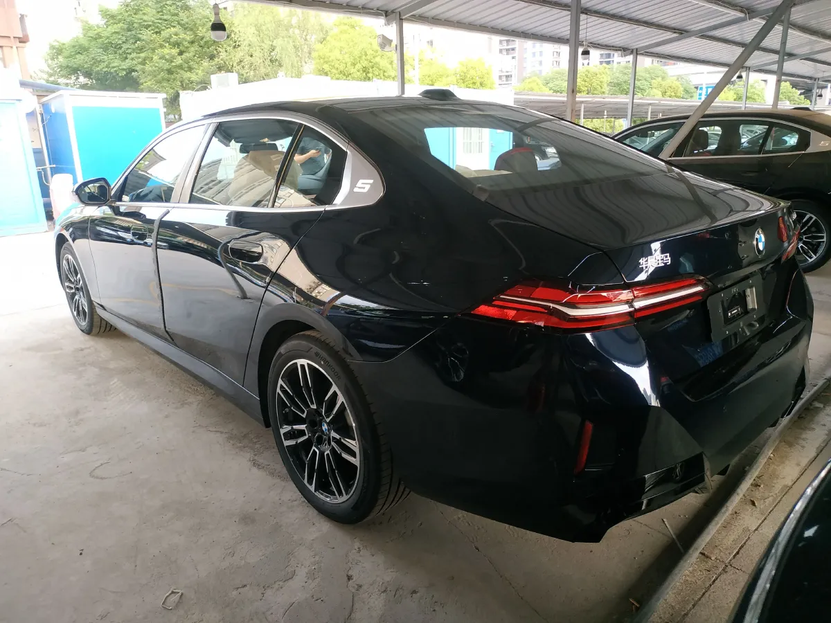2026 BMW 5 Series 2.0T 258HP L4 8AT,autocango,china used car exporter,china ev exporter,chinese used car exporter,chinese used ev exporter