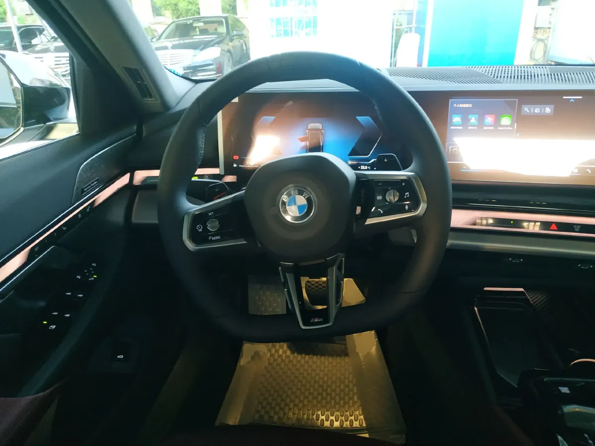 2026 BMW 5 Series 2.0T 258HP L4 8AT,autocango,china used car exporter,china ev exporter,chinese used car exporter,chinese used ev exporter