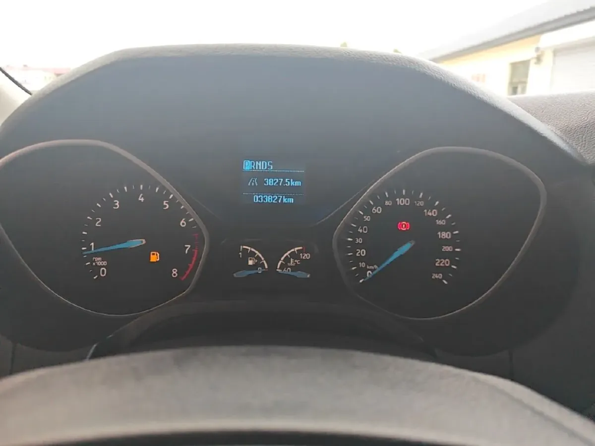2018 Ford Focus 1.6L 125HP L4 6DCT,autocango,china used car exporter,china ev exporter,chinese used car exporter,chinese used ev exporter