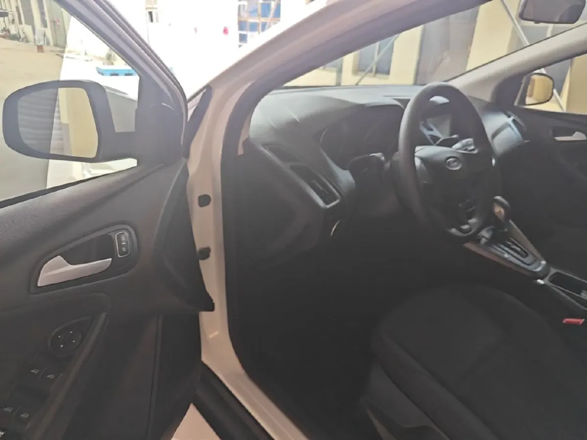 2018 Ford Focus 1.6L 125HP L4 6DCT,autocango,china used car exporter,china ev exporter,chinese used car exporter,chinese used ev exporter
