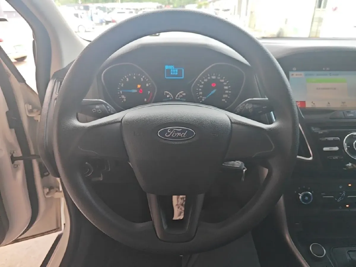 2018 Ford Focus 1.6L 125HP L4 6DCT,autocango,china used car exporter,china ev exporter,chinese used car exporter,chinese used ev exporter