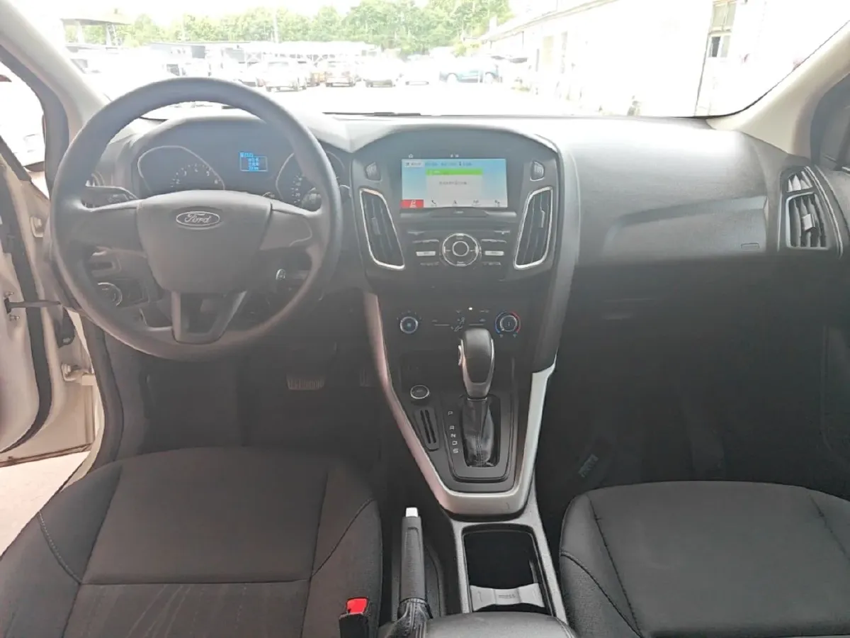 2018 Ford Focus 1.6L 125HP L4 6DCT,autocango,china used car exporter,china ev exporter,chinese used car exporter,chinese used ev exporter