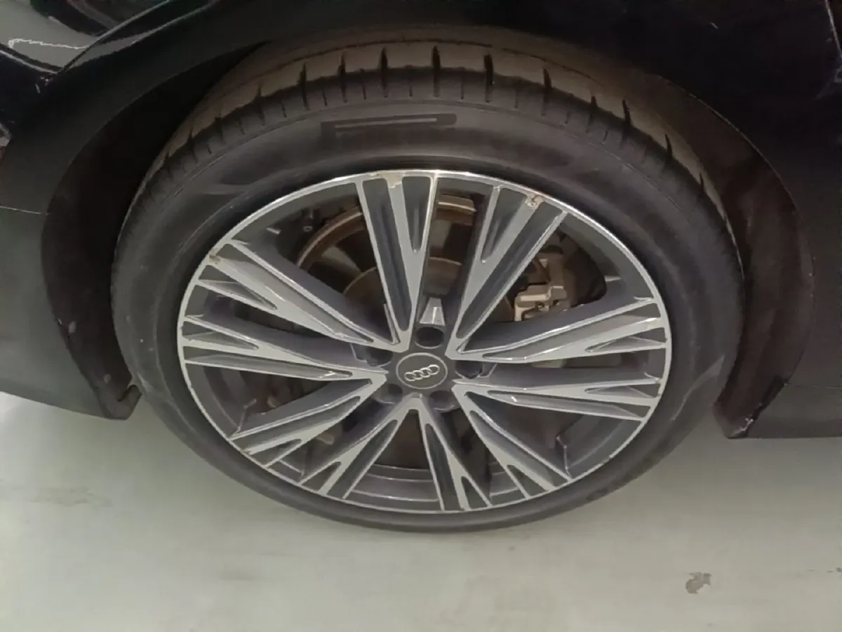 2021 Audi A6L 2.0T 190HP L4 7DCT,autocango,china used car exporter,china ev exporter,chinese used car exporter,chinese used ev exporter