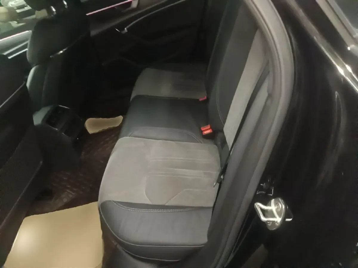2021 Audi A6L 2.0T 190HP L4 7DCT,autocango,china used car exporter,china ev exporter,chinese used car exporter,chinese used ev exporter