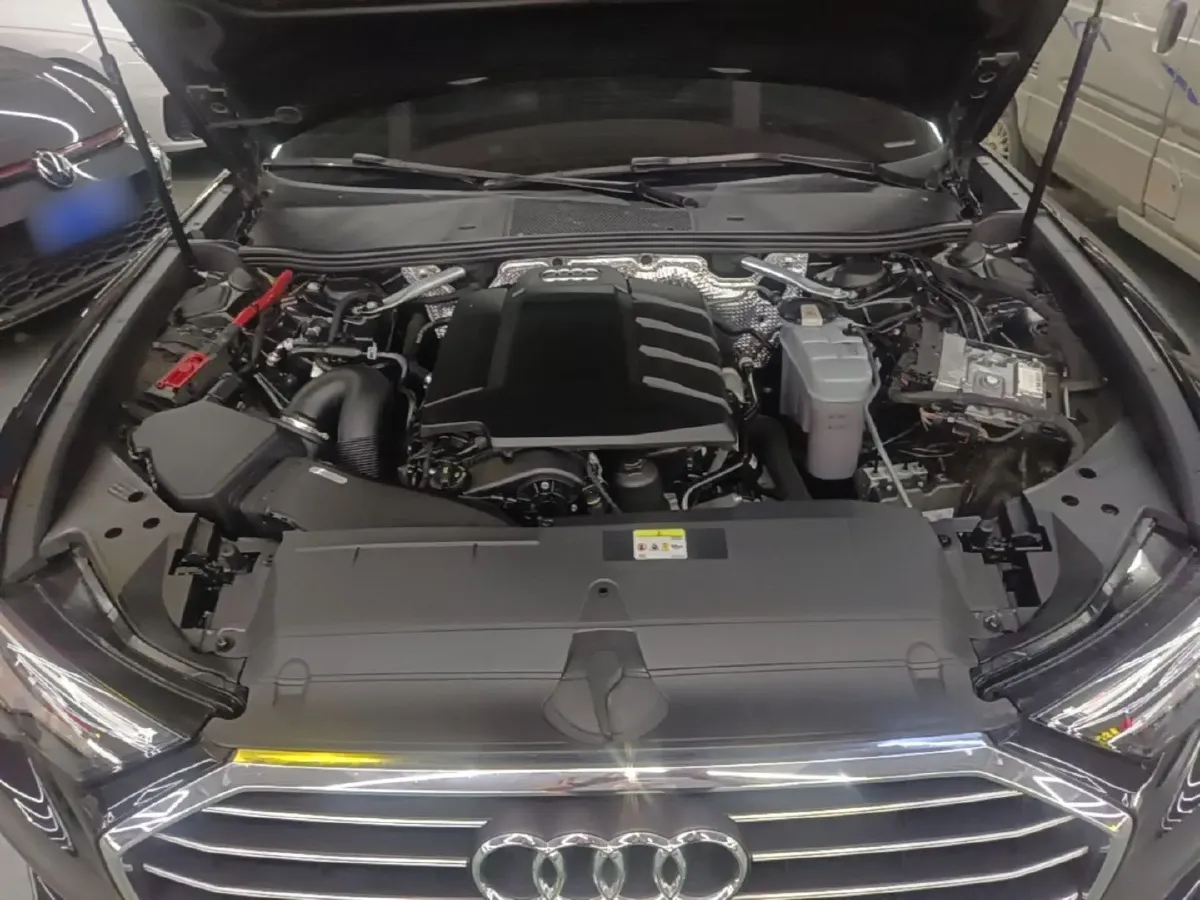 2021 Audi A6L 2.0T 190HP L4 7DCT,autocango,china used car exporter,china ev exporter,chinese used car exporter,chinese used ev exporter