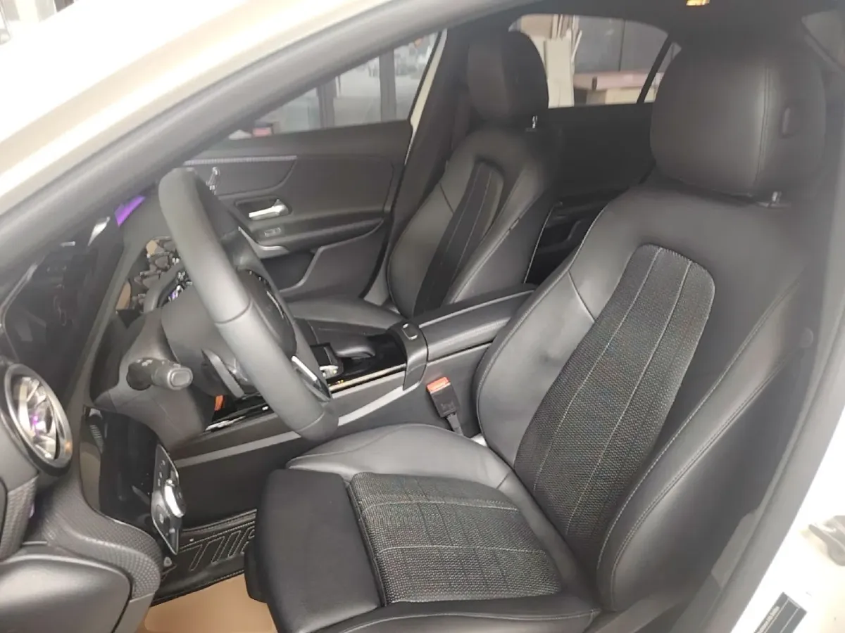 2022 Mercedes-Benz A Class 1.3T 163HP L4 7DCT,autocango,china used car exporter,china ev exporter,chinese used car exporter,chinese used ev exporter