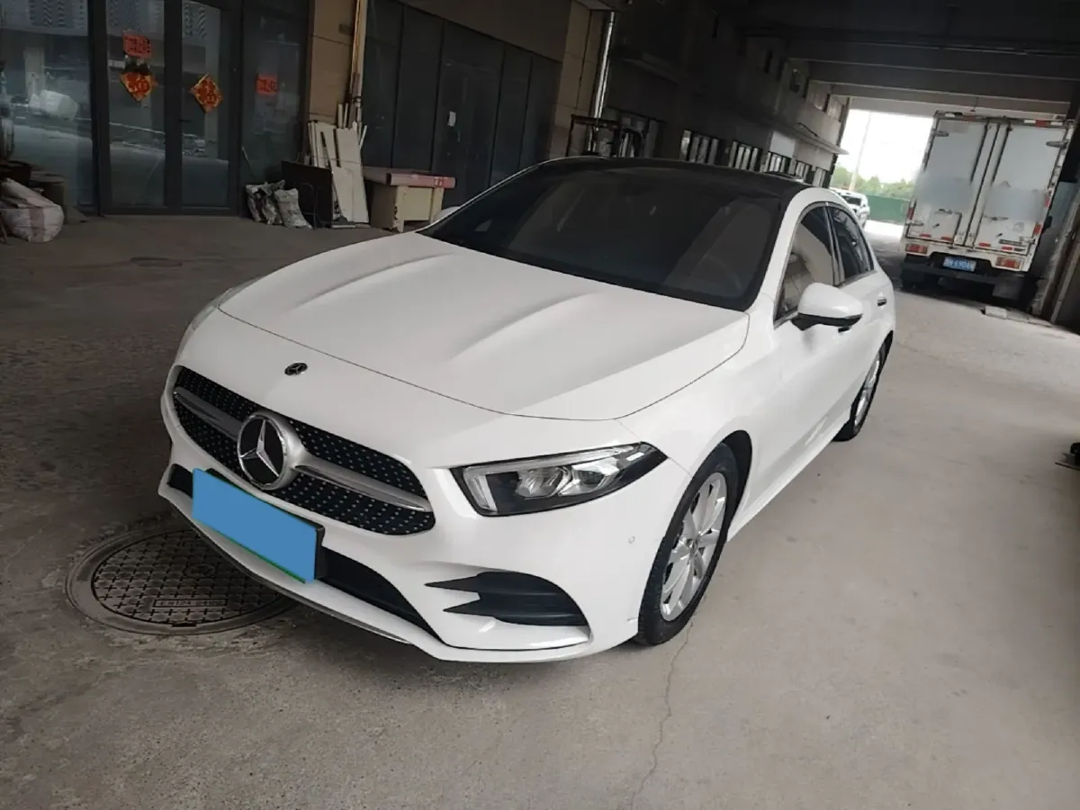 2022 Mercedes-Benz A Class 1.3T 163HP L4 7DCT,autocango,china used car exporter,china ev exporter,chinese used car exporter,chinese used ev exporter