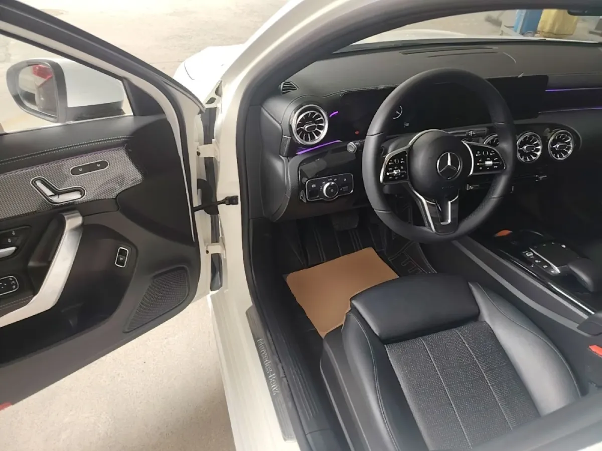 2022 Mercedes-Benz A Class 1.3T 163HP L4 7DCT,autocango,china used car exporter,china ev exporter,chinese used car exporter,chinese used ev exporter