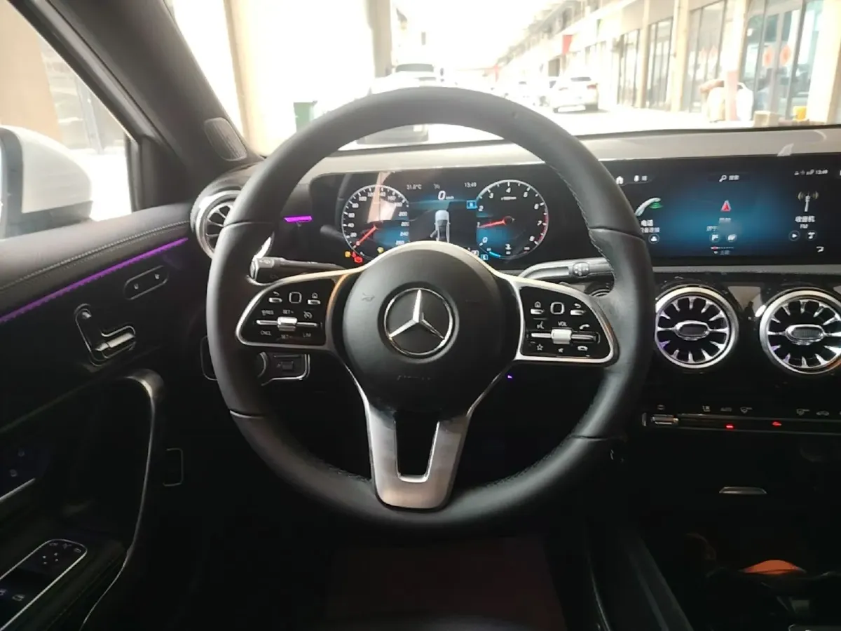 2022 Mercedes-Benz A Class 1.3T 163HP L4 7DCT,autocango,china used car exporter,china ev exporter,chinese used car exporter,chinese used ev exporter