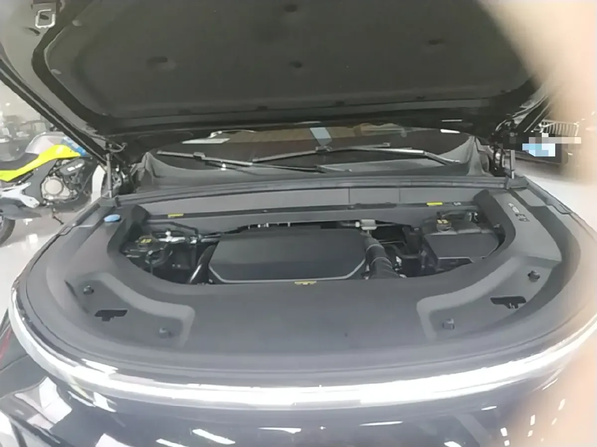 2024 Li L8 Range Extended 154HP REEV 42.8KWH,autocango,china used car exporter,china ev exporter,chinese used car exporter,chinese used ev exporter