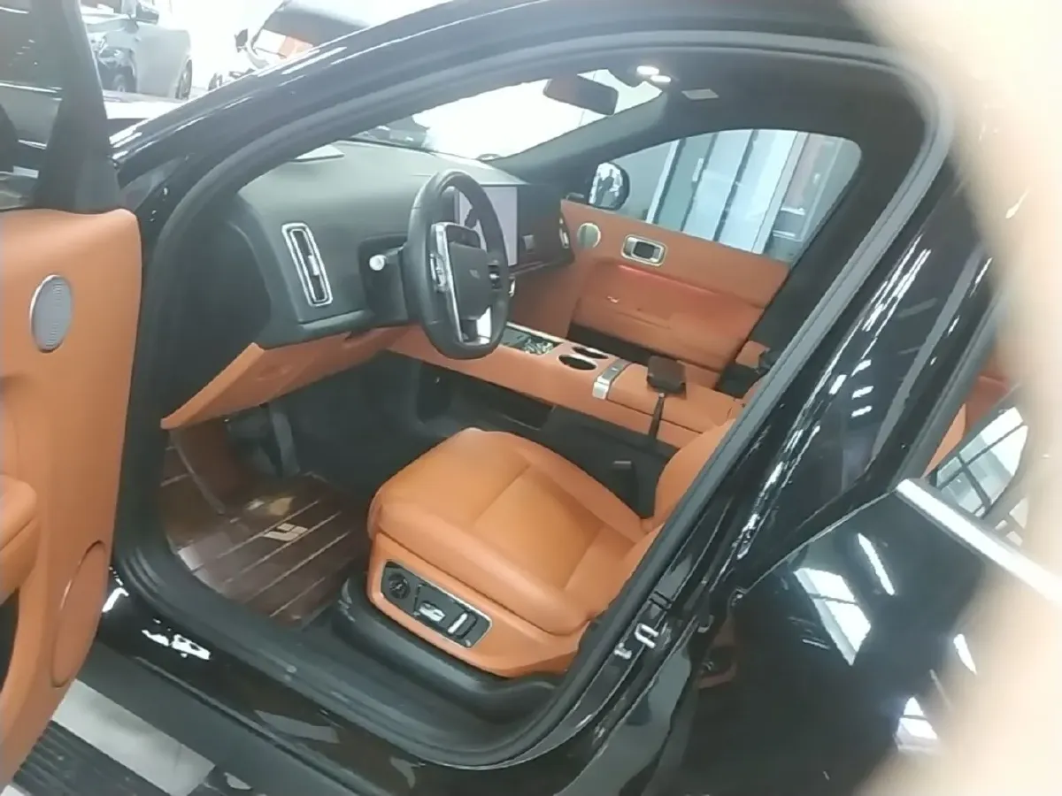 2024 Li L8 Range Extended 154HP REEV 42.8KWH,autocango,china used car exporter,china ev exporter,chinese used car exporter,chinese used ev exporter