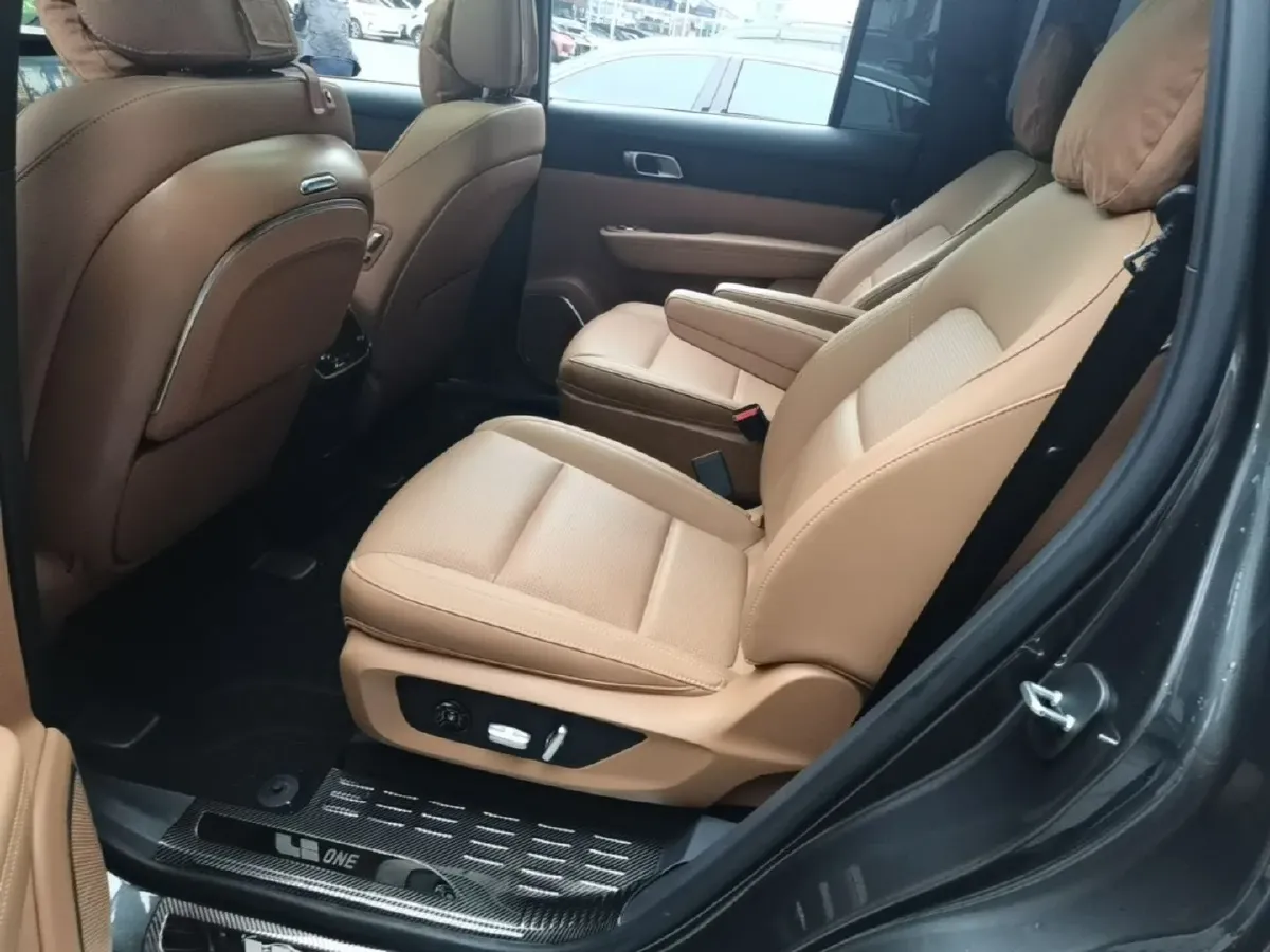 2021 Li ONE Range Extended 131HP REEV 40.5KWH,autocango,china used car exporter,china ev exporter,chinese used car exporter,chinese used ev exporter