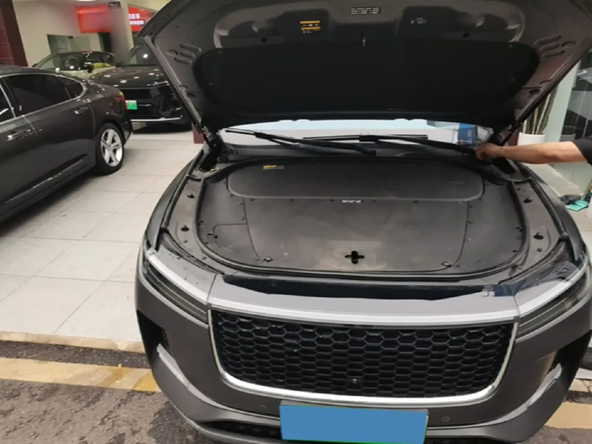 2021 Li ONE Range Extended 131HP REEV 40.5KWH,autocango,china used car exporter,china ev exporter,chinese used car exporter,chinese used ev exporter