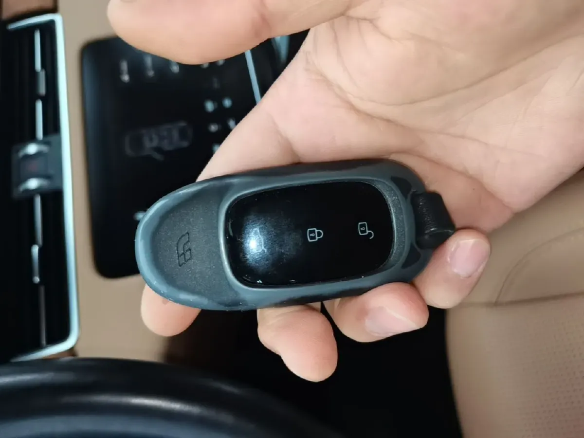 2021 Li ONE Range Extended 131HP REEV 40.5KWH,autocango,china used car exporter,china ev exporter,chinese used car exporter,chinese used ev exporter
