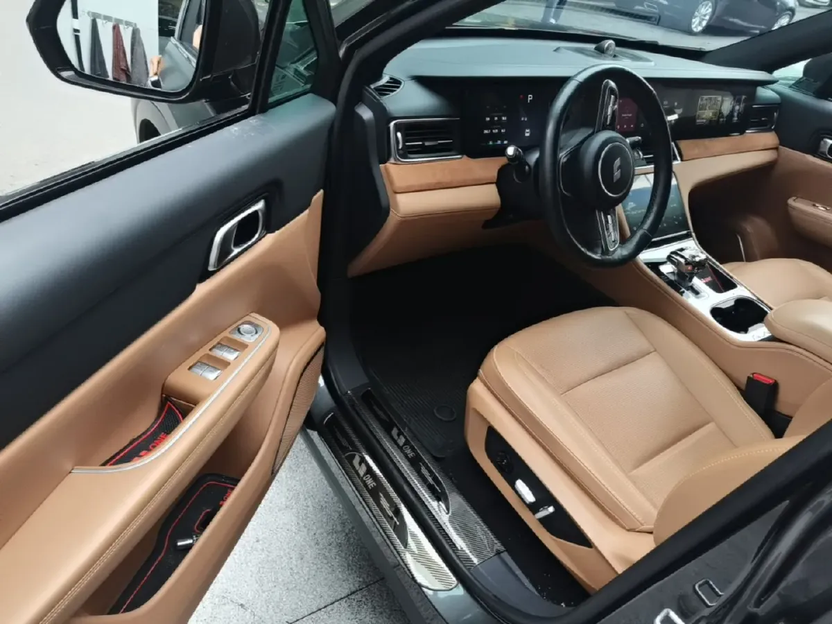 2021 Li ONE Range Extended 131HP REEV 40.5KWH,autocango,china used car exporter,china ev exporter,chinese used car exporter,chinese used ev exporter