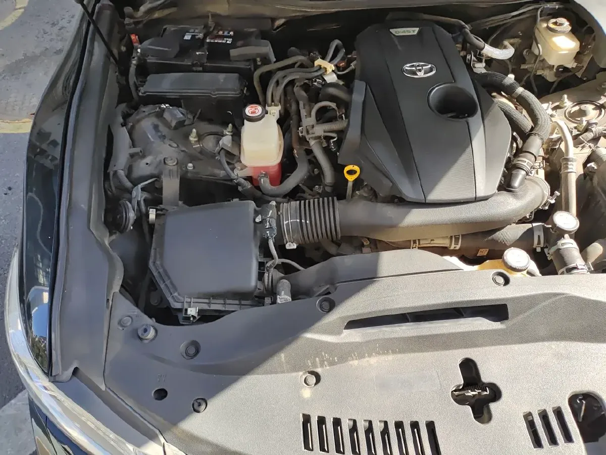 2018 Toyota Crown 2.0T 235HP L4 8AT,autocango,china used car exporter,china ev exporter,chinese used car exporter,chinese used ev exporter