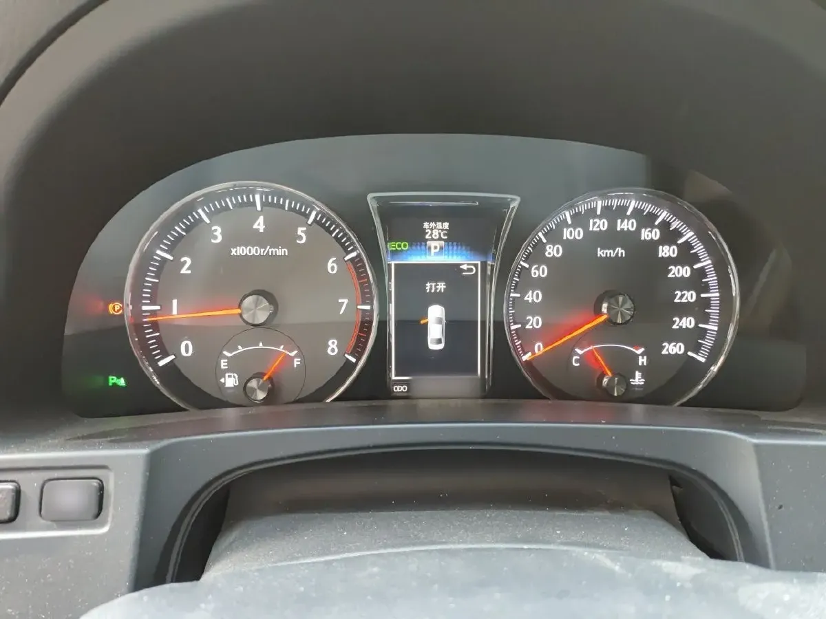 2018 Toyota Crown 2.0T 235HP L4 8AT,autocango,china used car exporter,china ev exporter,chinese used car exporter,chinese used ev exporter