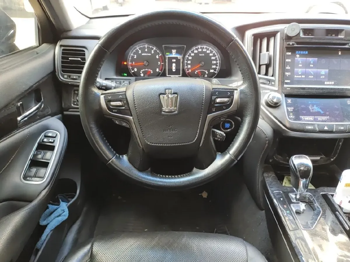 2018 Toyota Crown 2.0T 235HP L4 8AT,autocango,china used car exporter,china ev exporter,chinese used car exporter,chinese used ev exporter