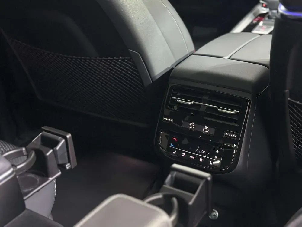 2024 Audi Q6 2.5T 299HP V6 7DCT,autocango,china used car exporter,china ev exporter,chinese used car exporter,chinese used ev exporter