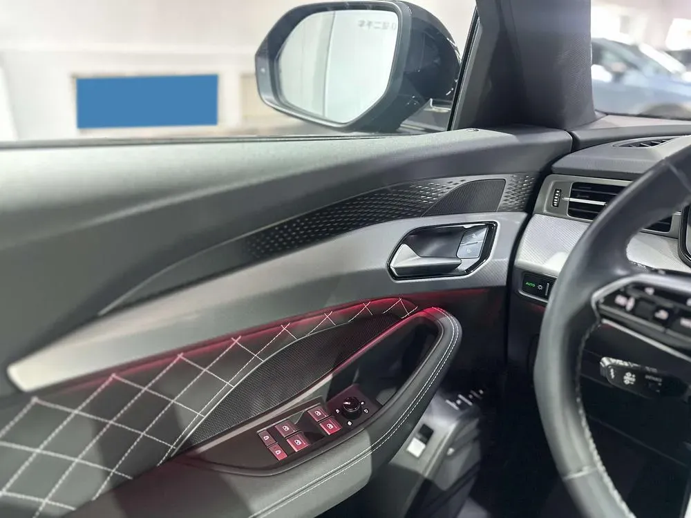 2024 Audi Q6 2.5T 299HP V6 7DCT,autocango,china used car exporter,china ev exporter,chinese used car exporter,chinese used ev exporter