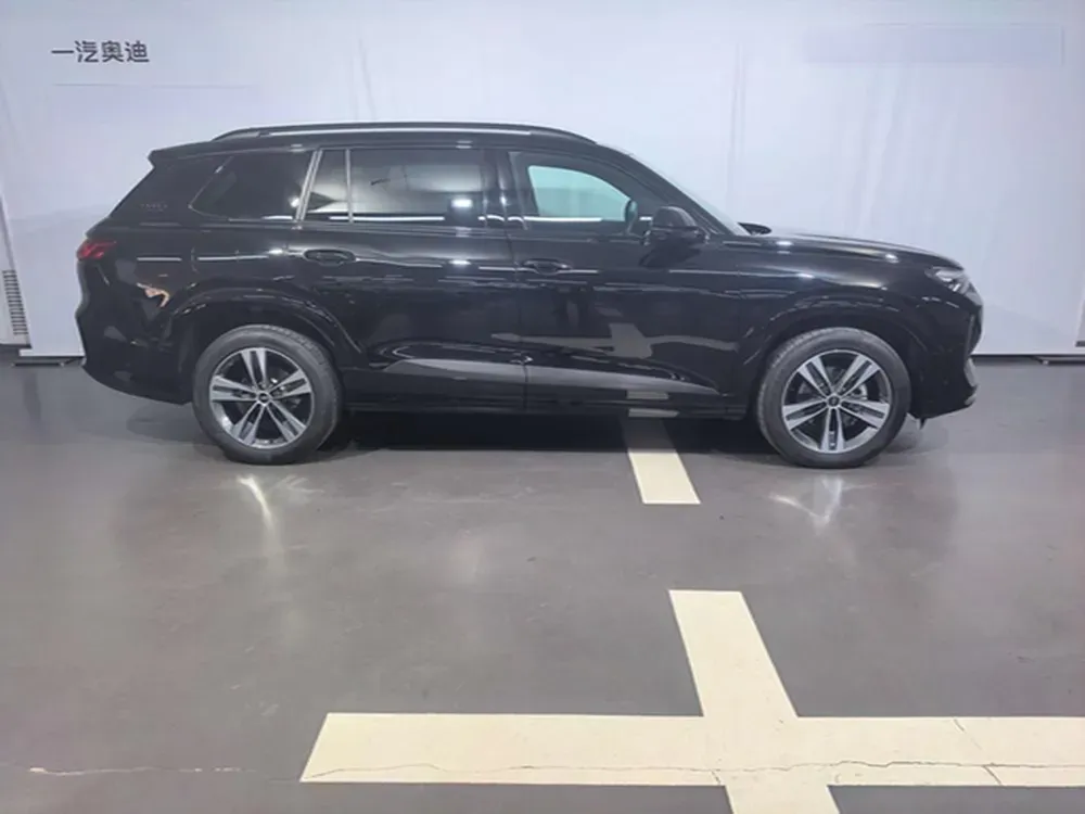 2024 Audi Q6 2.5T 299HP V6 7DCT,autocango,china used car exporter,china ev exporter,chinese used car exporter,chinese used ev exporter