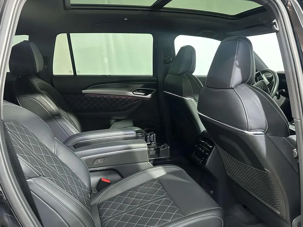 2024 Audi Q6 2.5T 299HP V6 7DCT,autocango,china used car exporter,china ev exporter,chinese used car exporter,chinese used ev exporter