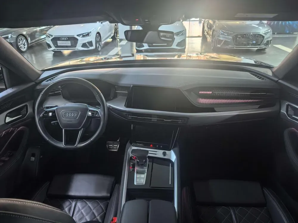 2024 Audi Q6 2.5T 299HP V6 7DCT,autocango,china used car exporter,china ev exporter,chinese used car exporter,chinese used ev exporter