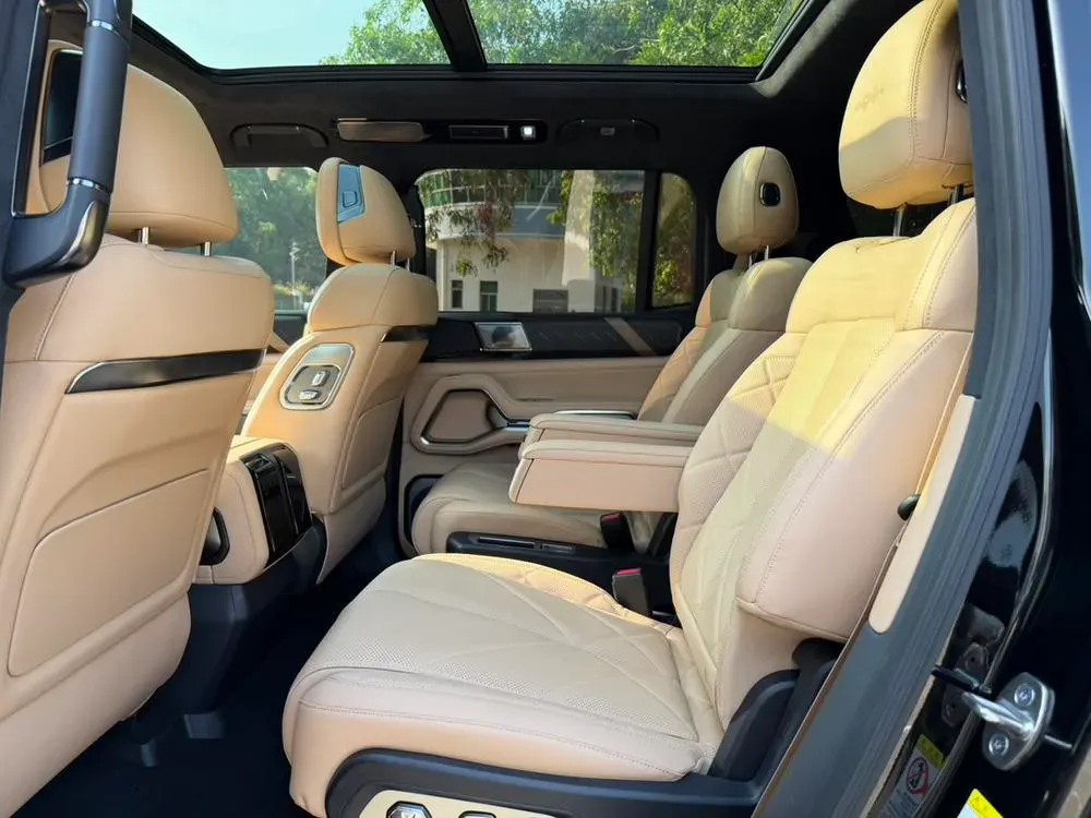 2025 FangChengBao Bao 8 2.0T 245HP L4 E-CVT PHEV 36.8KWH,autocango,china used car exporter,china ev exporter,chinese used car exporter,chinese used ev exporter