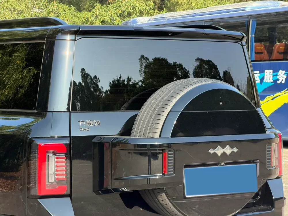 2025 FangChengBao Bao 8 2.0T 245HP L4 E-CVT PHEV 36.8KWH,autocango,china used car exporter,china ev exporter,chinese used car exporter,chinese used ev exporter