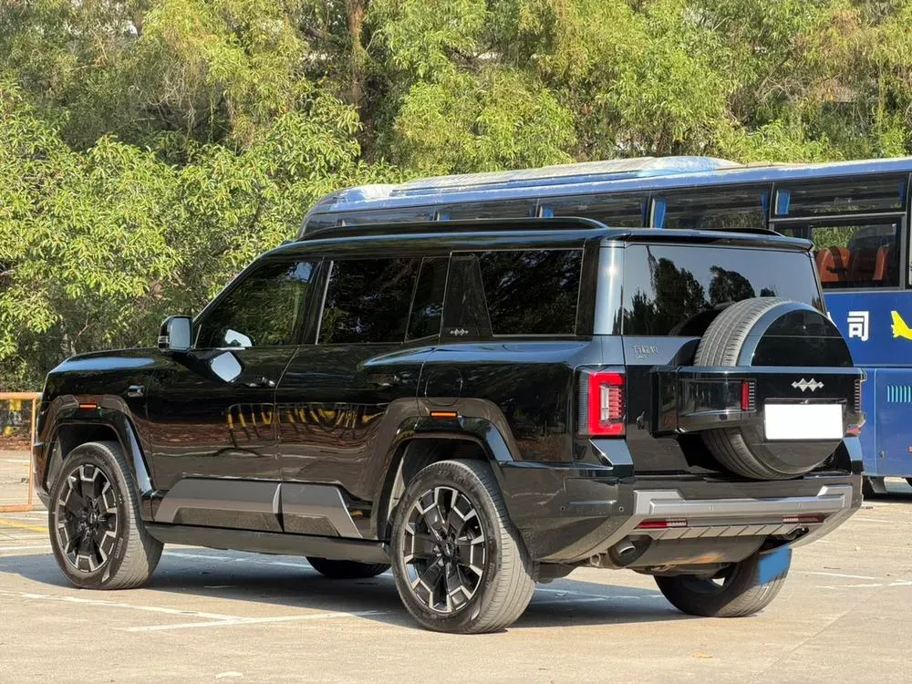 2025 FangChengBao Bao 8 2.0T 245HP L4 E-CVT PHEV 36.8KWH,autocango,china used car exporter,china ev exporter,chinese used car exporter,chinese used ev exporter