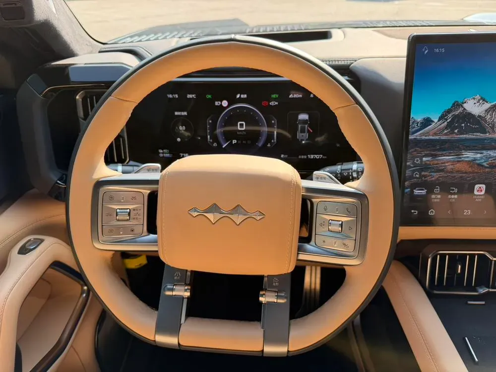 2025 FangChengBao Bao 8 2.0T 245HP L4 E-CVT PHEV 36.8KWH,autocango,china used car exporter,china ev exporter,chinese used car exporter,chinese used ev exporter