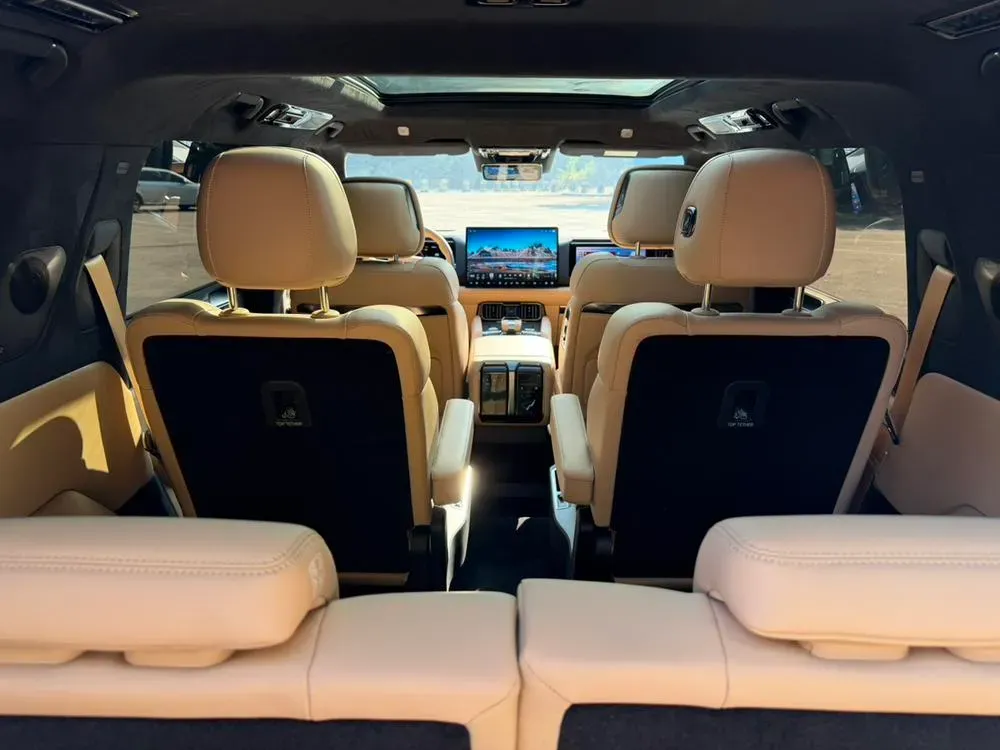 2025 FangChengBao Bao 8 2.0T 245HP L4 E-CVT PHEV 36.8KWH,autocango,china used car exporter,china ev exporter,chinese used car exporter,chinese used ev exporter