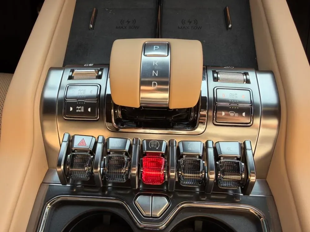 2025 FangChengBao Bao 8 2.0T 245HP L4 E-CVT PHEV 36.8KWH,autocango,china used car exporter,china ev exporter,chinese used car exporter,chinese used ev exporter