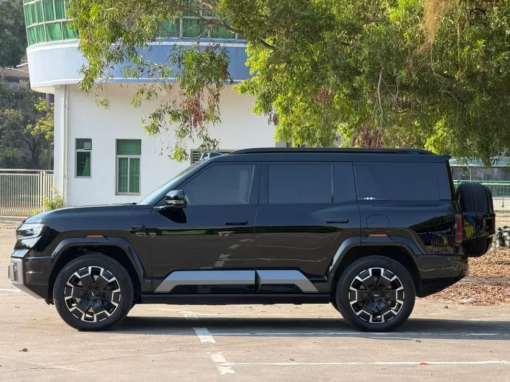 2025 FangChengBao Bao 8 2.0T 245HP L4 E-CVT PHEV 36.8KWH,autocango,china used car exporter,china ev exporter,chinese used car exporter,chinese used ev exporter