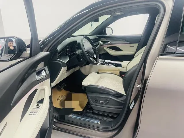 2023 Audi Q6 2.5T 299HP V6 7DCT,autocango,china used car exporter,china ev exporter,chinese used car exporter,chinese used ev exporter