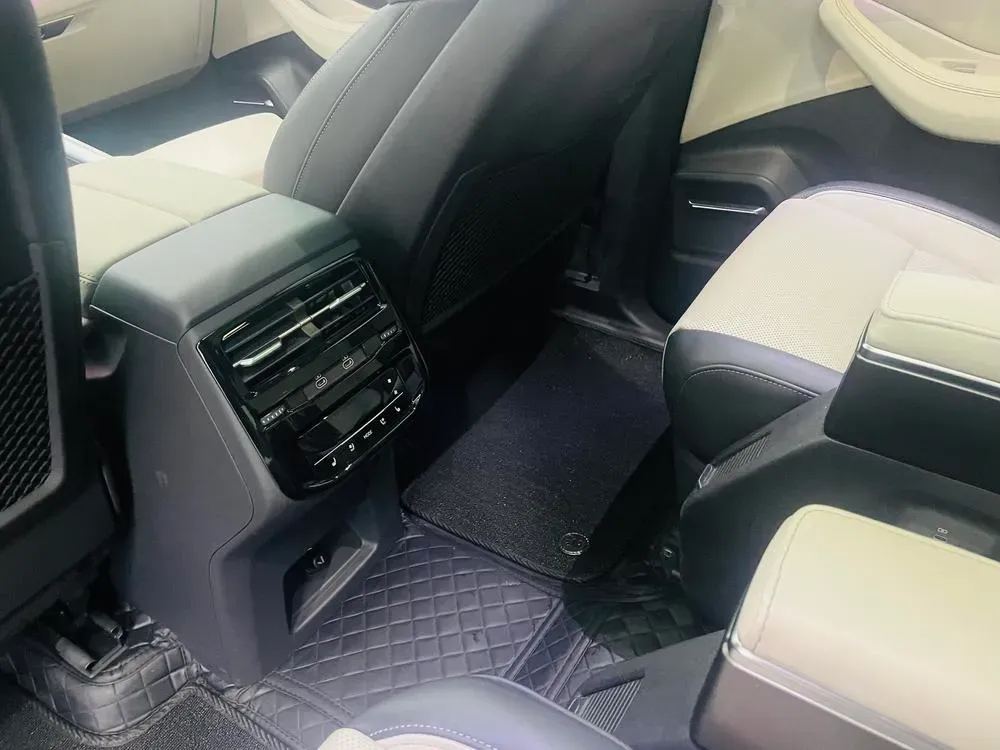 2023 Audi Q6 2.5T 299HP V6 7DCT,autocango,china used car exporter,china ev exporter,chinese used car exporter,chinese used ev exporter