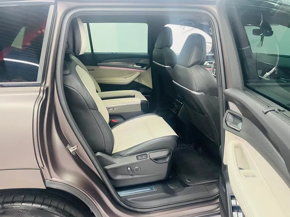 2023 Audi Q6 2.5T 299HP V6 7DCT,autocango,china used car exporter,china ev exporter,chinese used car exporter,chinese used ev exporter