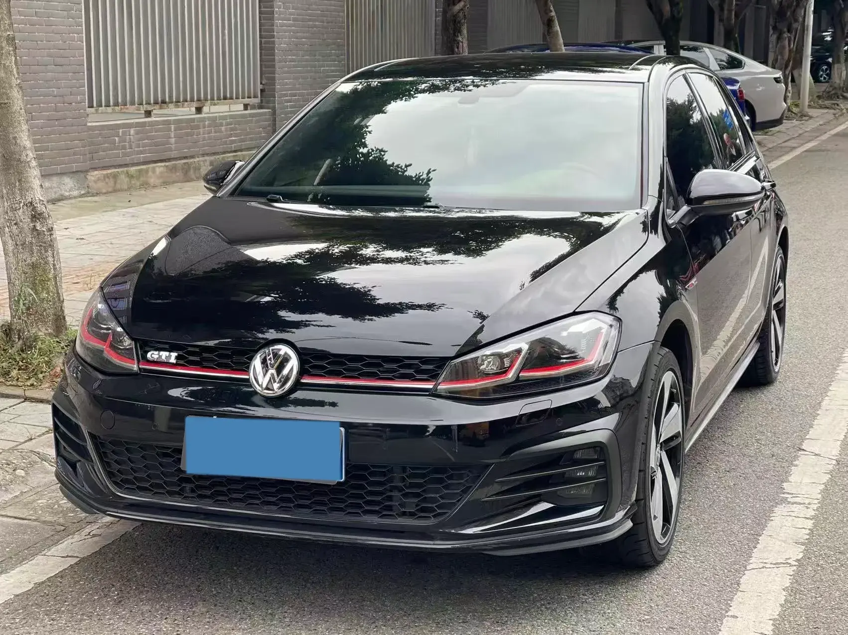 2018 VOLKSWAGEN GOLFGTI view 1