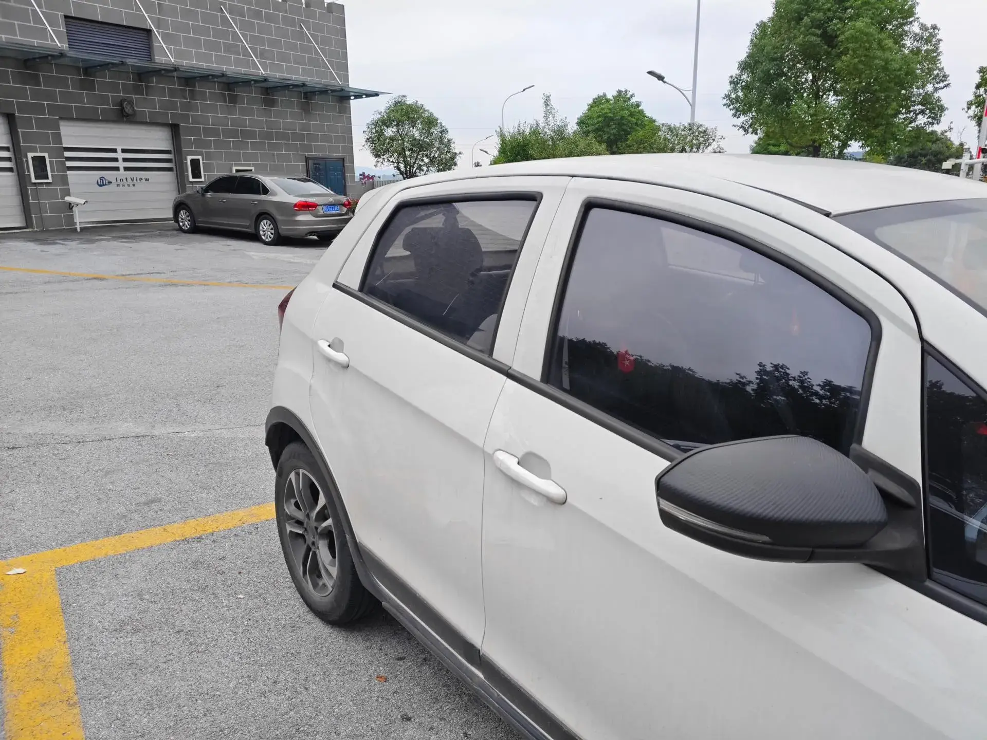 2021 GEOMETRY EX3 thumbnail 3