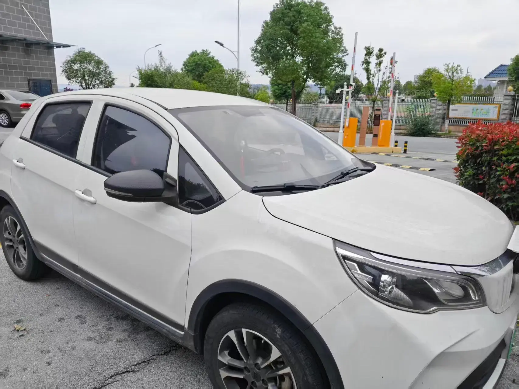 2021 GEOMETRY EX3 thumbnail 2