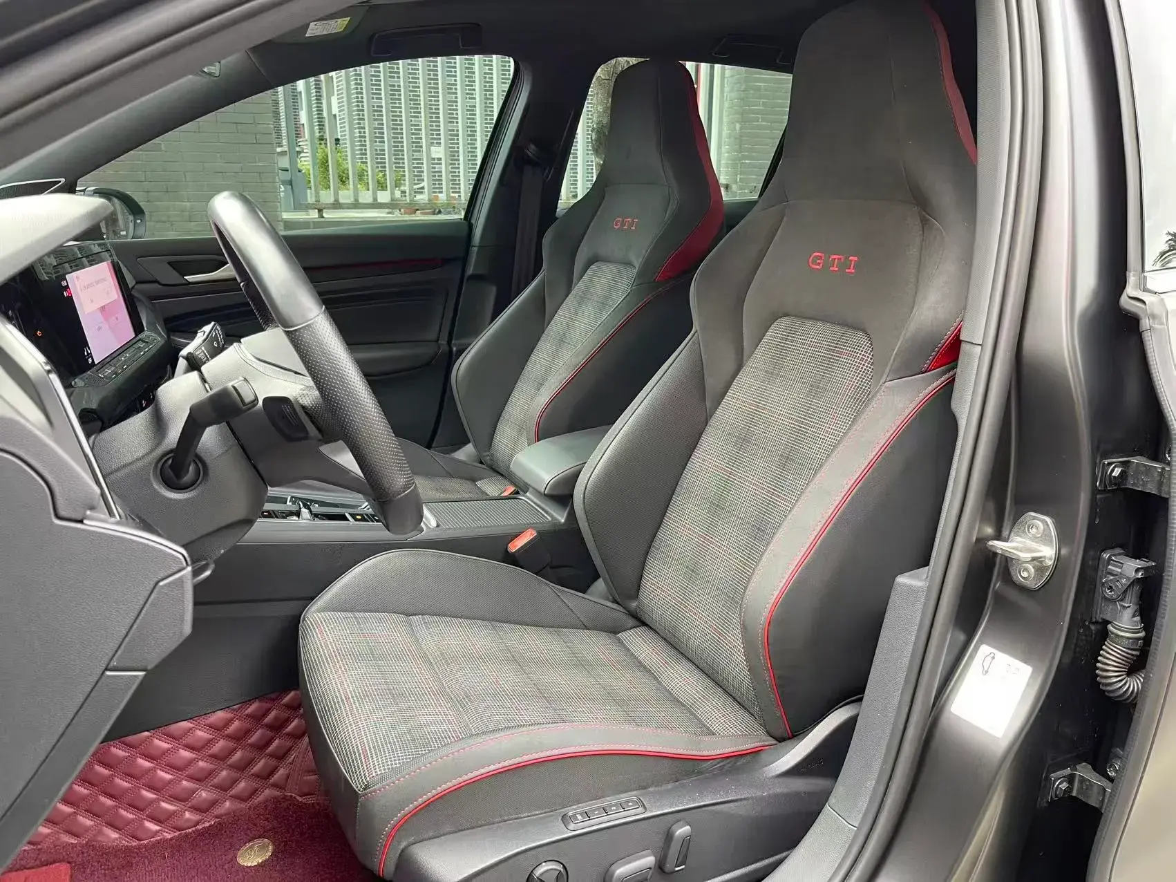 2023 VOLKSWAGEN GOLFGTI thumbnail 4