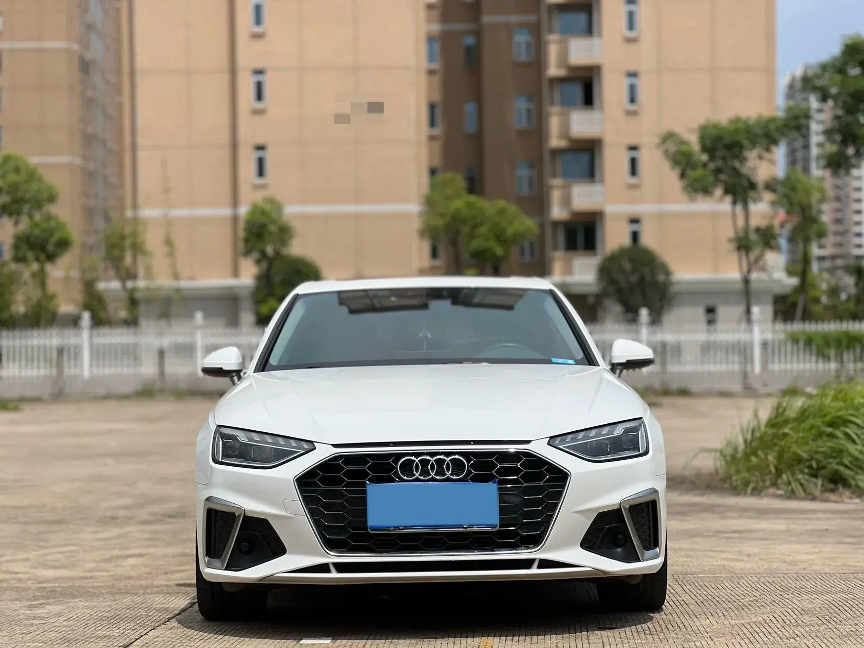 2020 AUDI A4L thumbnail 2
