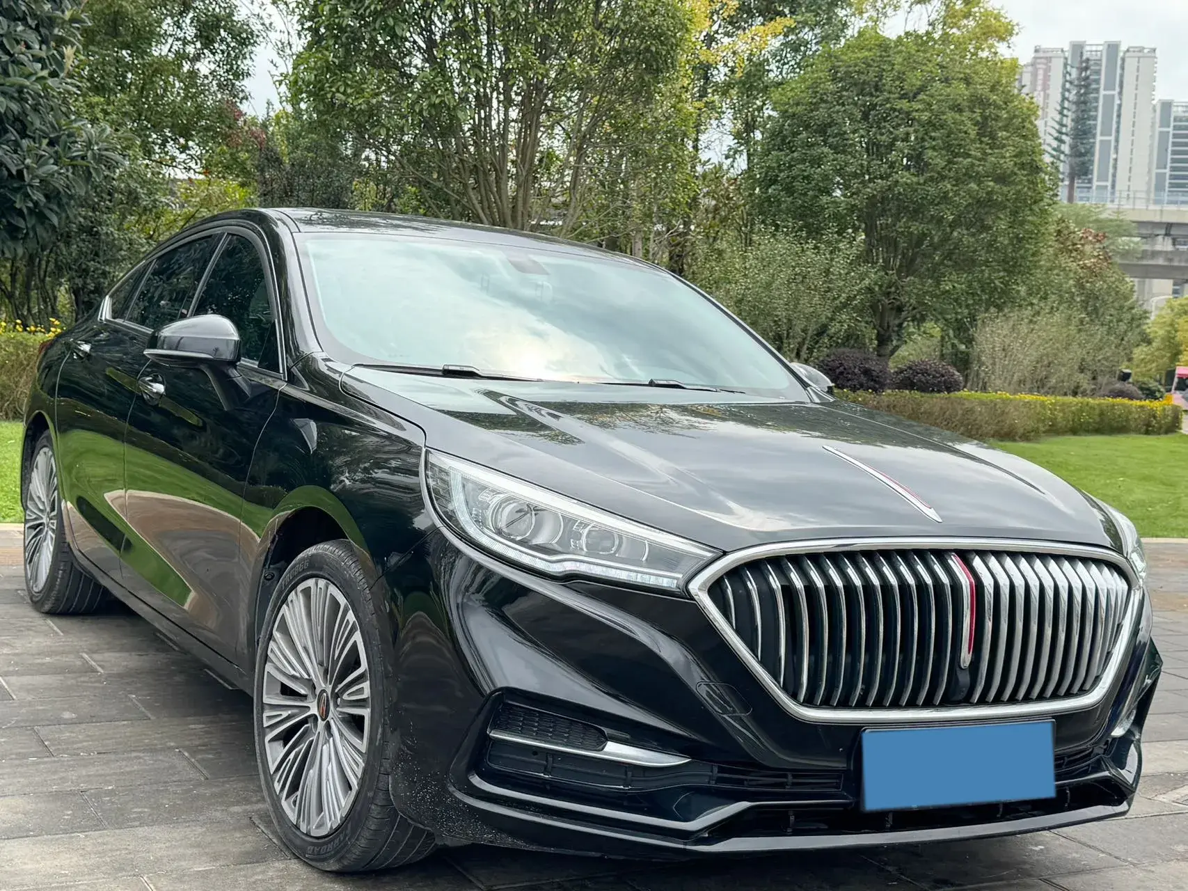 2022 HONGQI H5 thumbnail 3