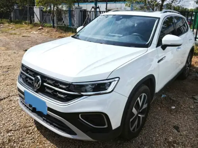 2023 VOLKSWAGEN THARU view 1