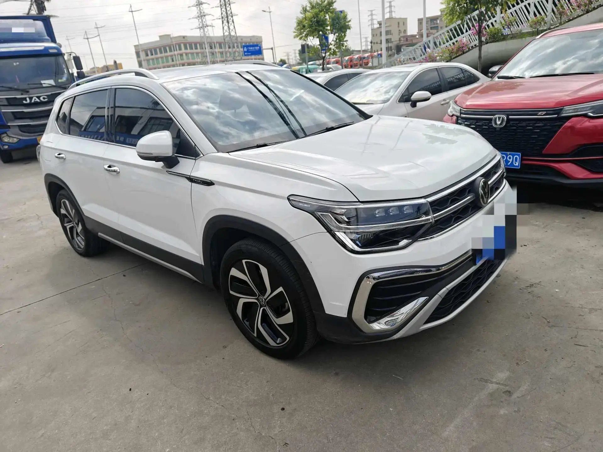 2023 VOLKSWAGEN THARU thumbnail 2